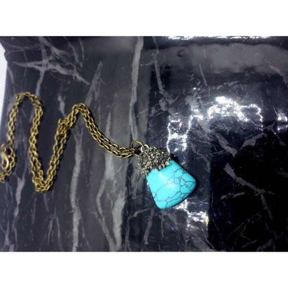 Turquoise crystal necklace - Picture 8 of 12